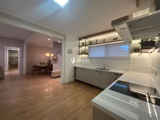 Vista da cozinha e sala de jantar de um imóvel em Lajeado, Brasil.