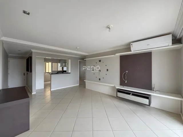 Vista de um corredor interno de uma propriedade em Lajeado, Brasil.