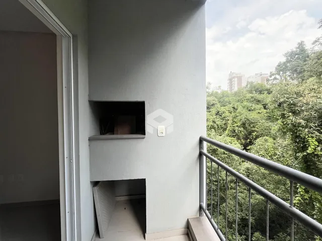 Vista da área externa e da estrutura de um imóvel em Lajeado.