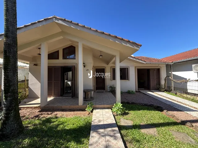 Casa com 4 dormitórios