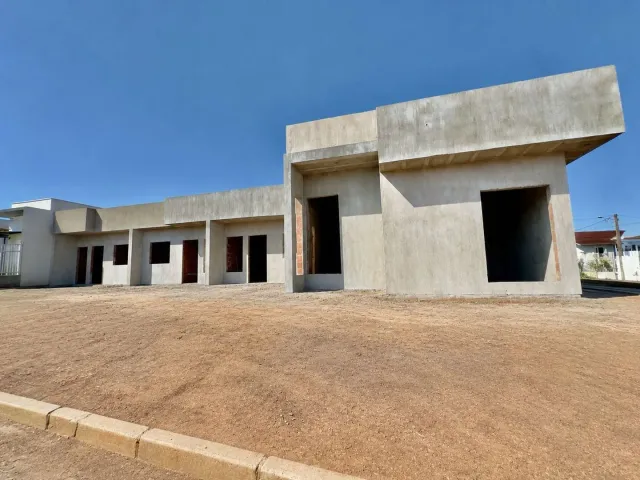 Casa geminada com 2 dormitórios