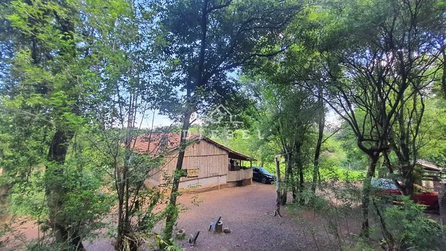Área rural com 2 dormitórios