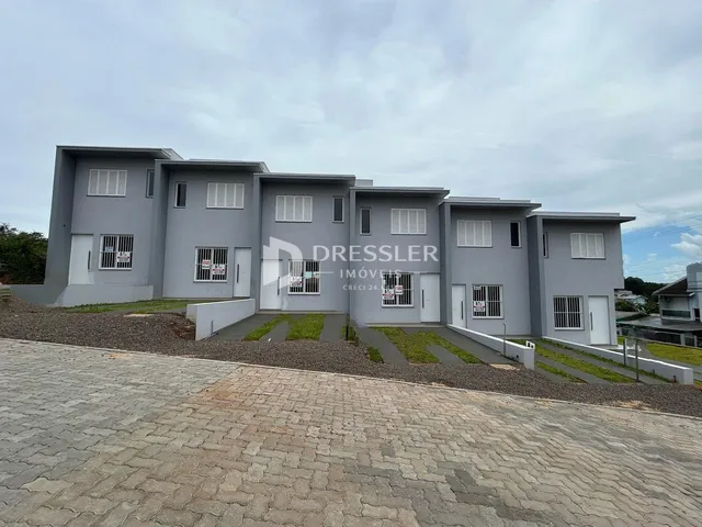 Fachada de casas modernas em Lajeado, Brasil.