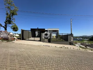 Foto da fachada de uma residência em Lajeado, Brasil.