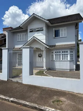 Casa com 3 dormitórios