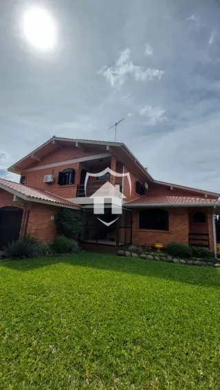 Casa com 4 dormitórios