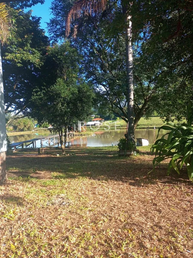 Área rural com 2 dormitórios