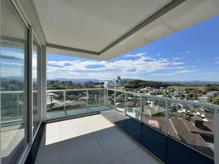 Vista panorâmica de uma varanda com vista para a paisagem de Lajeado, Brasil.