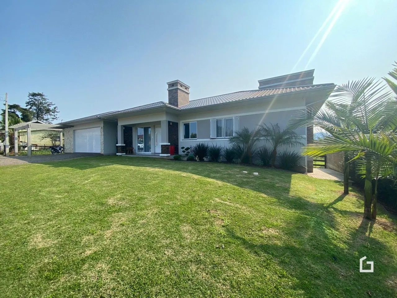 Casa com 4 dormitórios, foto 1