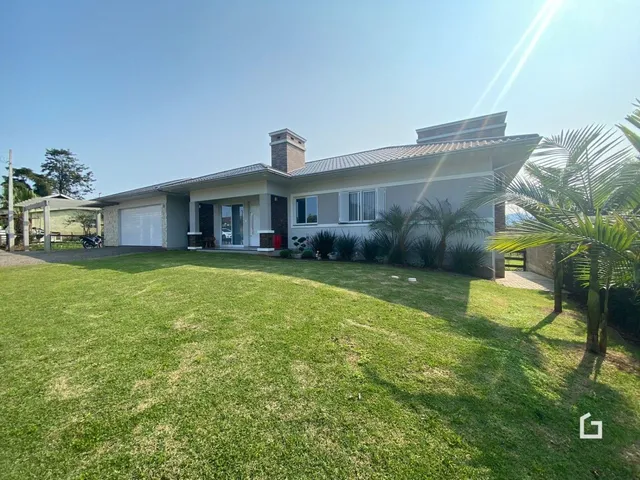 Casa com 4 dormitórios