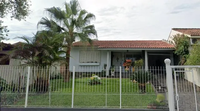 Casa com 4 dormitórios