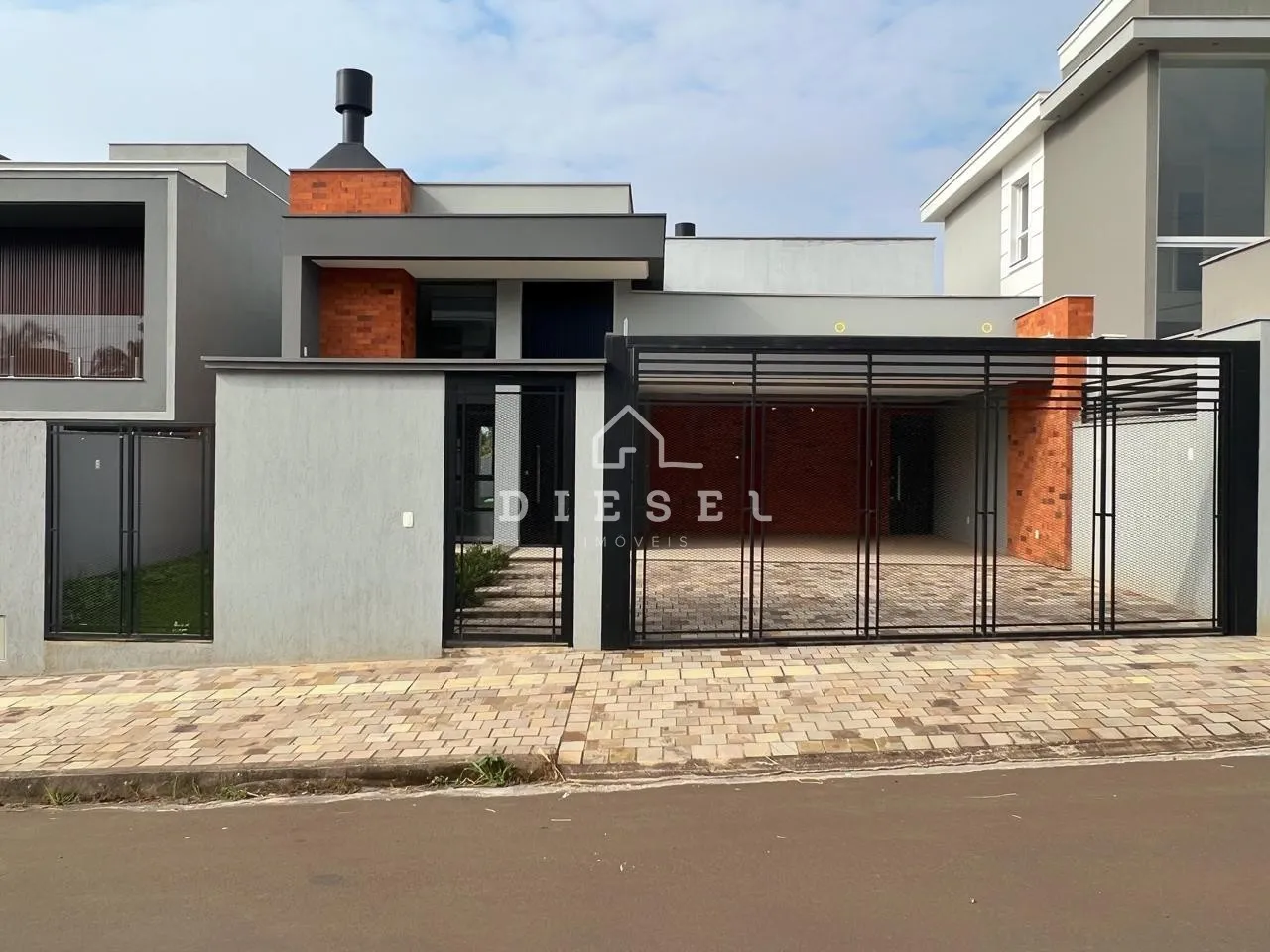 Casa com 3 dormitórios, foto 1