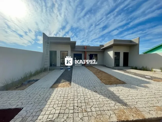 Casa geminada com 2 dormitórios