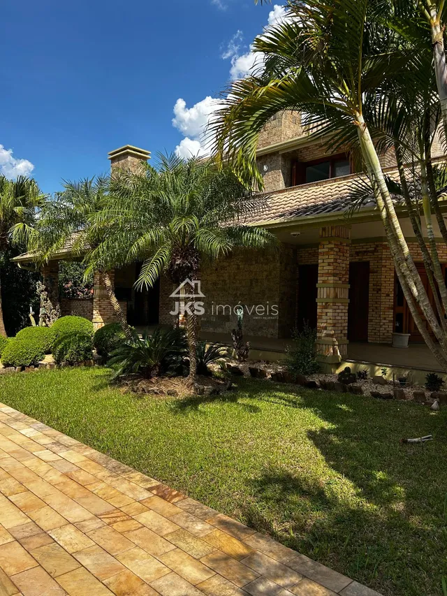Casa com 4 dormitórios