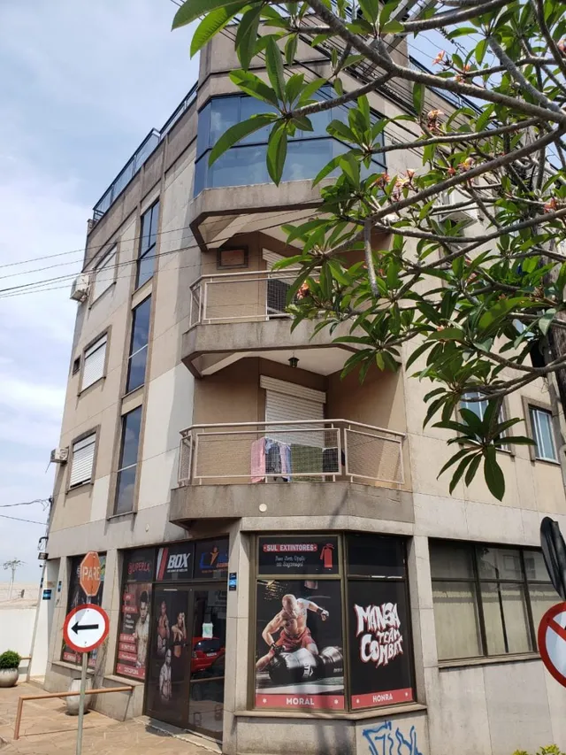 Fachada de um prédio comercial ou residencial em Lajeado, Brasil.