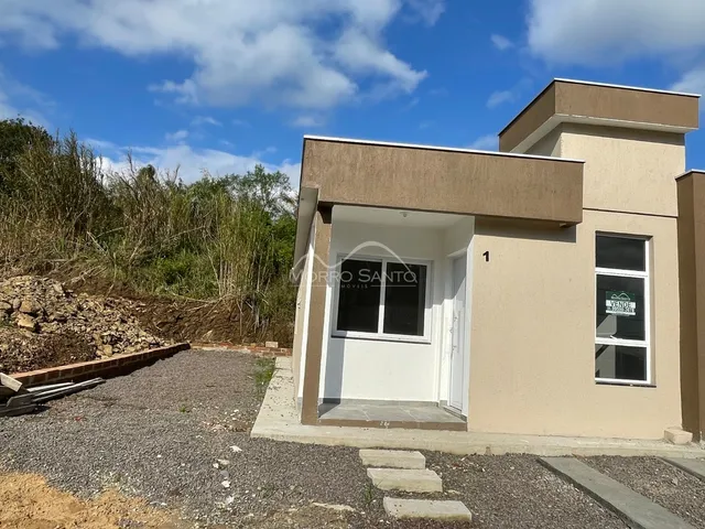 Casa geminada com 2 dormitórios