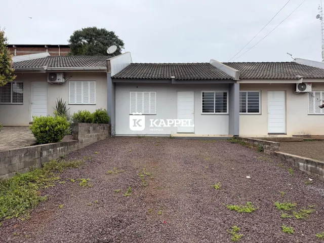 Casa geminada com 2 dormitórios