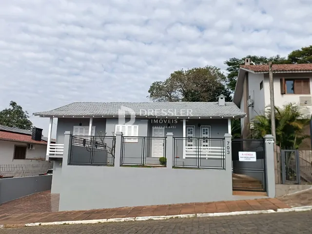 Casa com 4 dormitórios