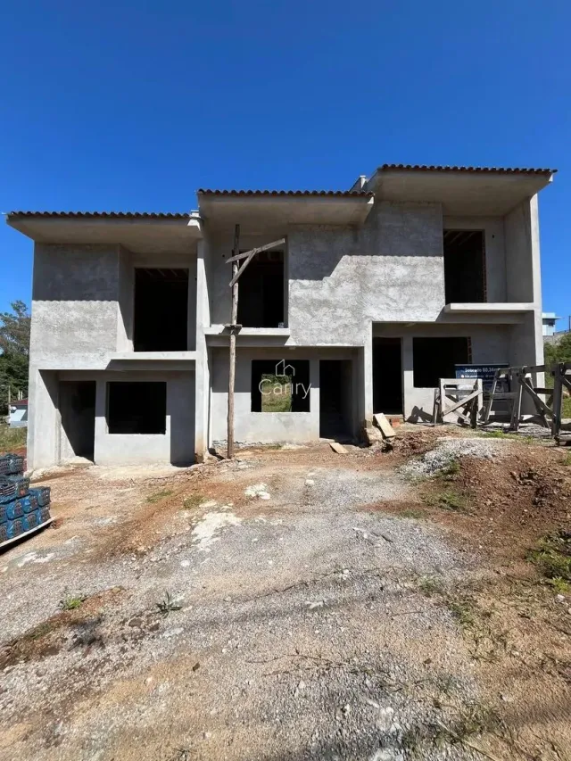 Sobrado com 2 dormitórios