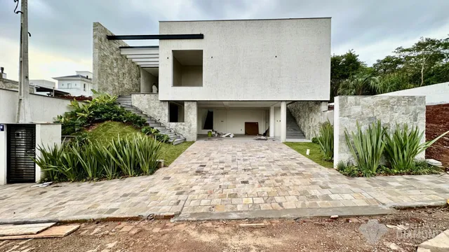 Casa com 3 dormitórios