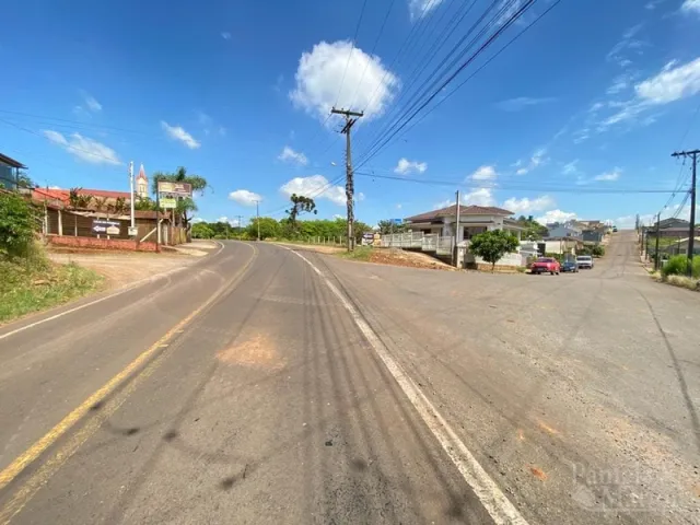 Vista de uma estrada asfaltada em Lajeado, Brasil.