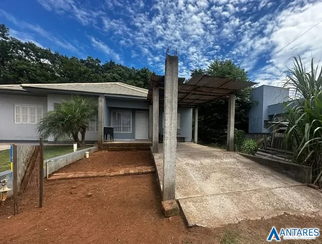 Casa geminada com 2 dormitórios