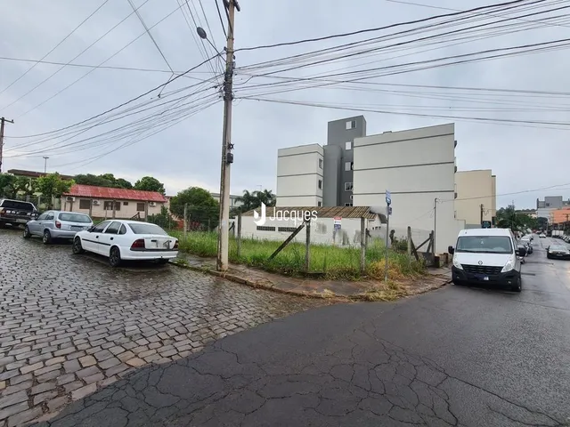 Vista da fachada de uma propriedade na rua em Lajeado.