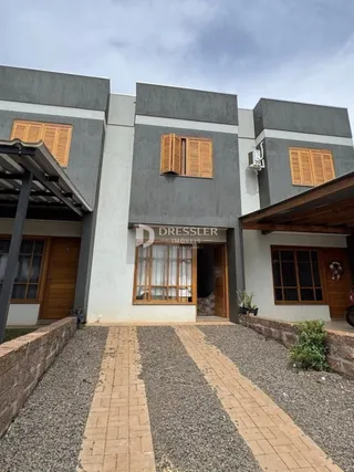 Fachada de uma residência moderna em Lajeado, Brasil.