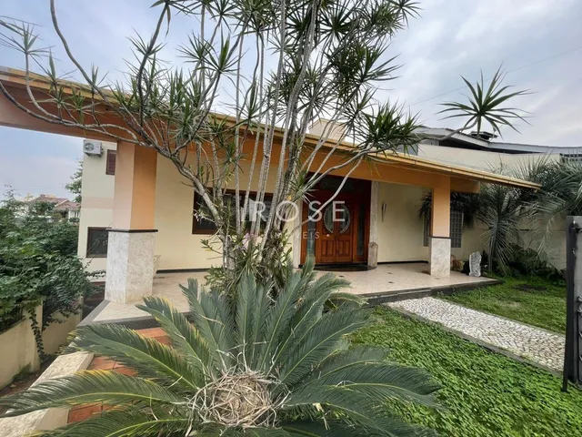 Casa com 5 dormitórios