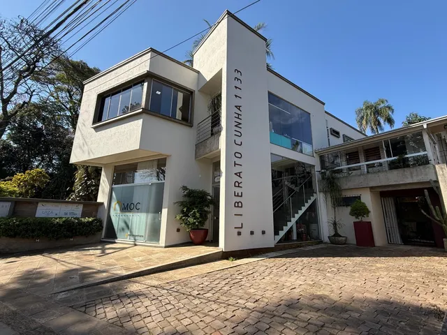 Prédio com 8 dormitórios
