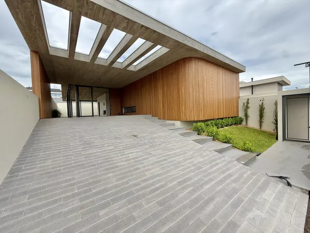 Casa com 4 dormitórios