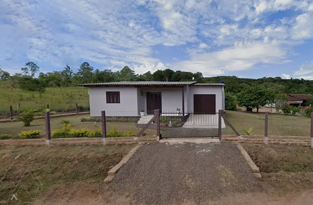 Área rural com 2 dormitórios