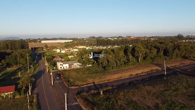 Vista aérea da propriedade e da área rural ao redor em Lajeado.