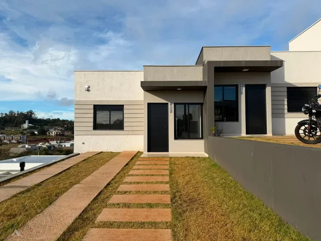 Casa geminada com 2 dormitórios