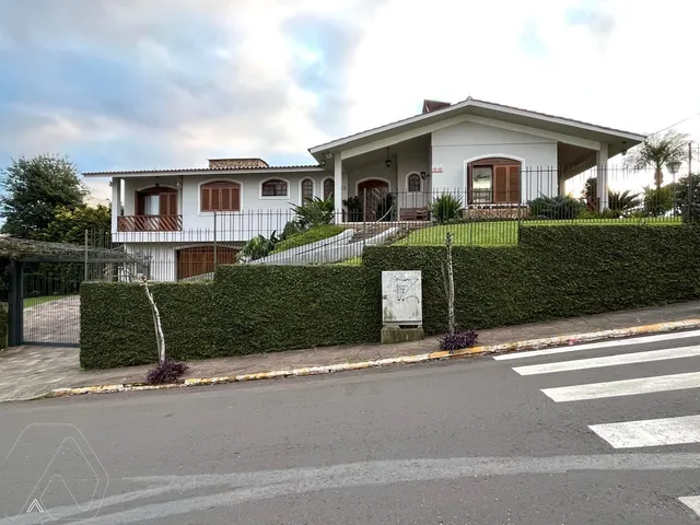 Casa com 4 dormitórios