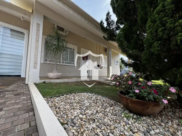 Casa com 3 dormitórios