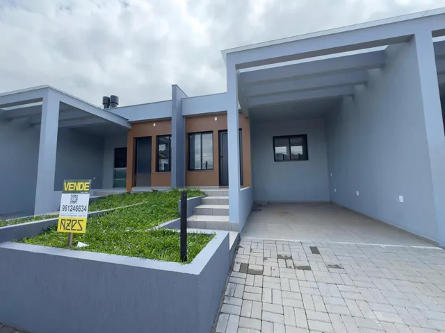 Casa geminada com 2 dormitórios