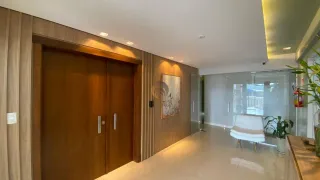 Apartamento com 3 dormitórios, foto 2