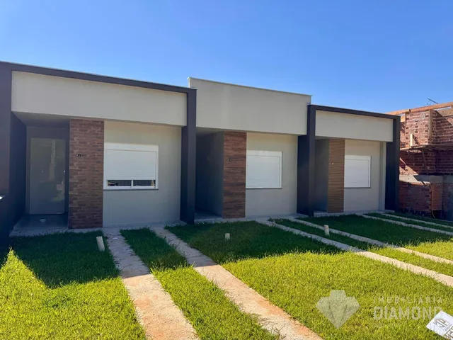 Casa geminada com 2 dormitórios