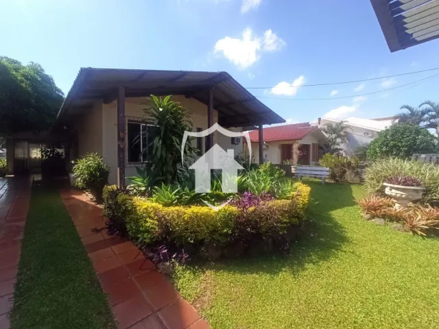 Casa com 3 dormitórios