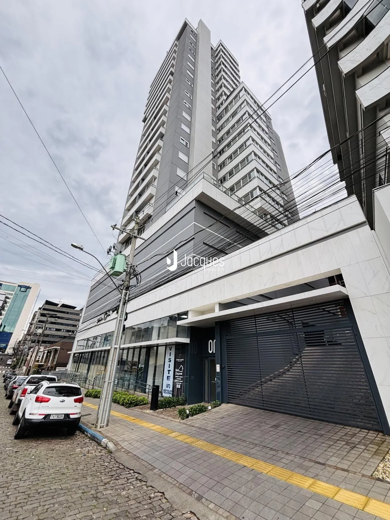 Fachada de um prédio residencial em Lajeado, Brasil.