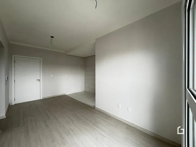 Corredor interno de um imóvel em Lajeado, Brasil.