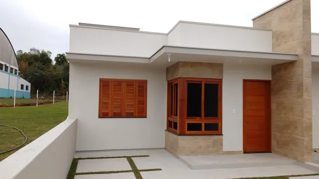 Casa geminada com 2 dormitórios