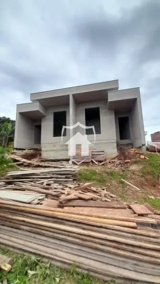 Casa geminada com 2 dormitórios