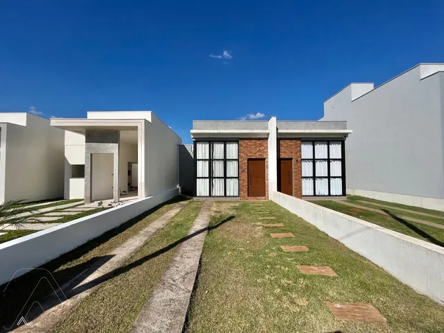 Casa geminada com 2 dormitórios