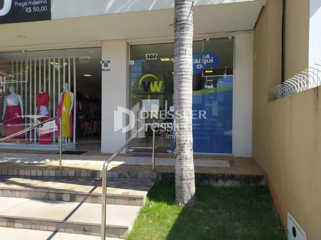 Fachada de um imóvel em Lajeado, Brasil, com entrada e degraus.