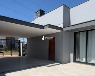 Fachada moderna de uma residência em Lajeado, Brasil.