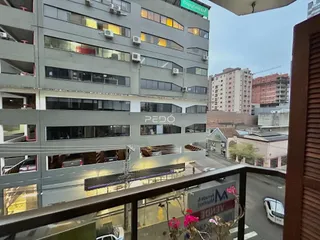 Vista da fachada de um prédio residencial em Lajeado, Brasil.