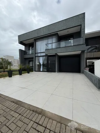 Casa com 4 dormitórios, foto 1