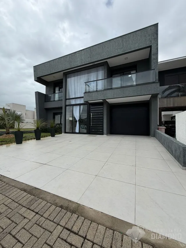 Casa com 4 dormitórios